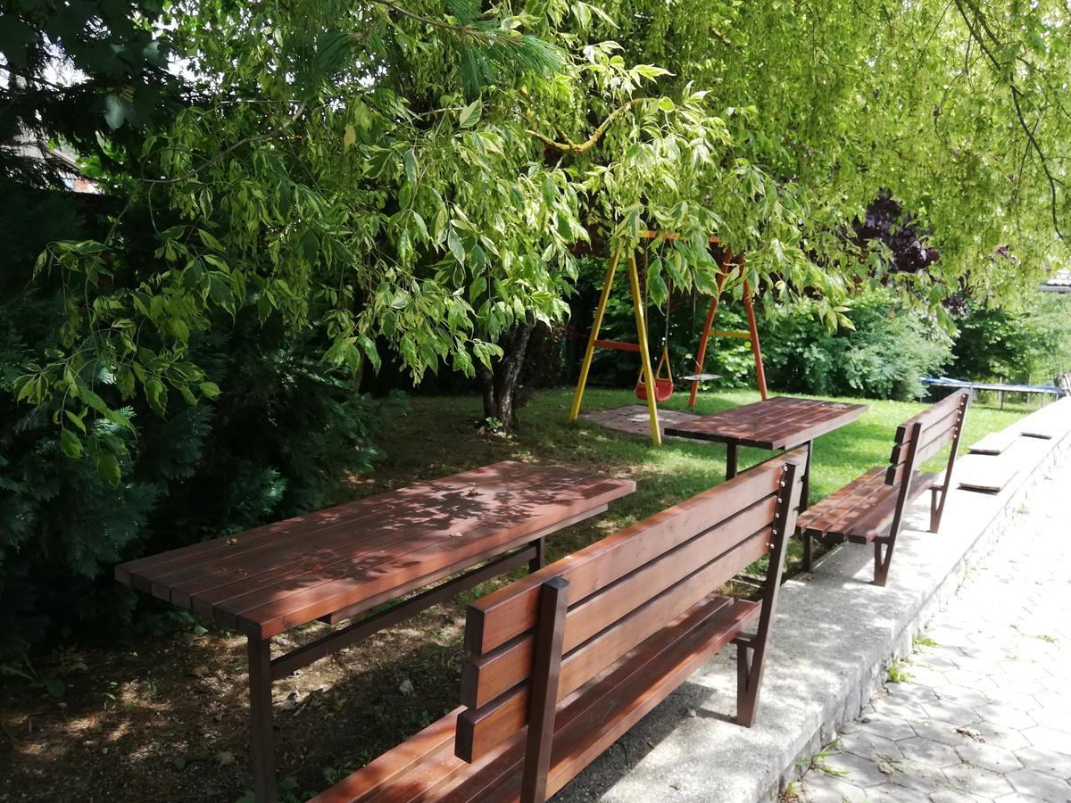 Hotel Gostilna S Prenocisci Pav Rakek Exterior foto