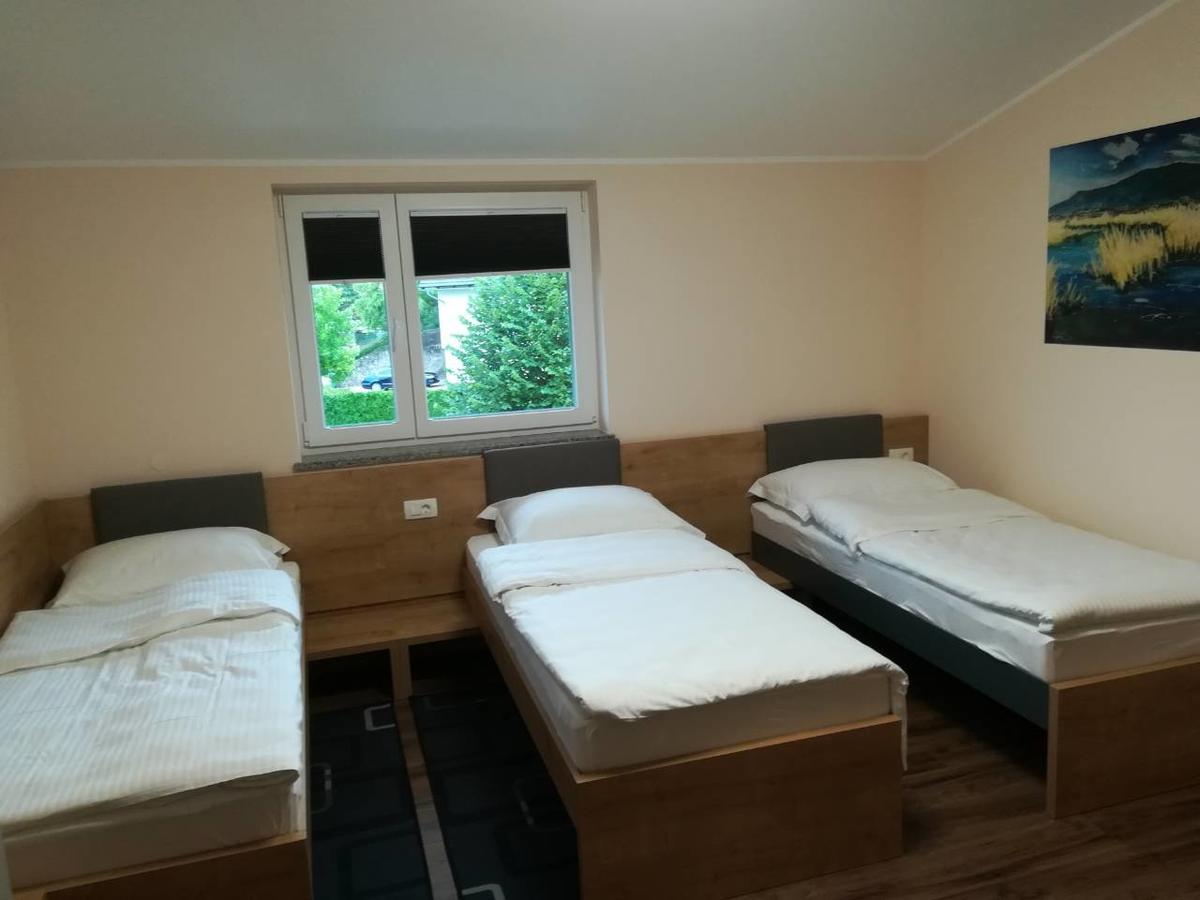 Hotel Gostilna S Prenocisci Pav Rakek Exterior foto