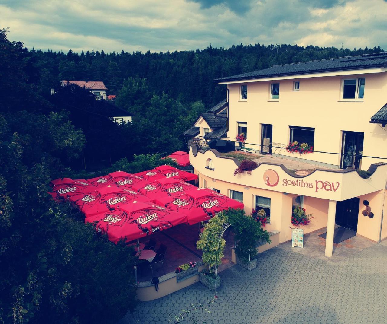 Hotel Gostilna S Prenocisci Pav Rakek Exterior foto
